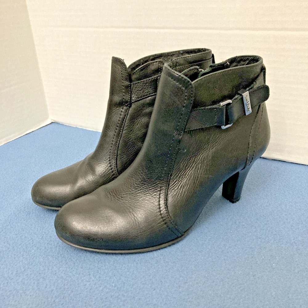 Nurture Women's Black "Hunter" Side Zip Round Toe Ankle‎ Booties - SZ 7.5M